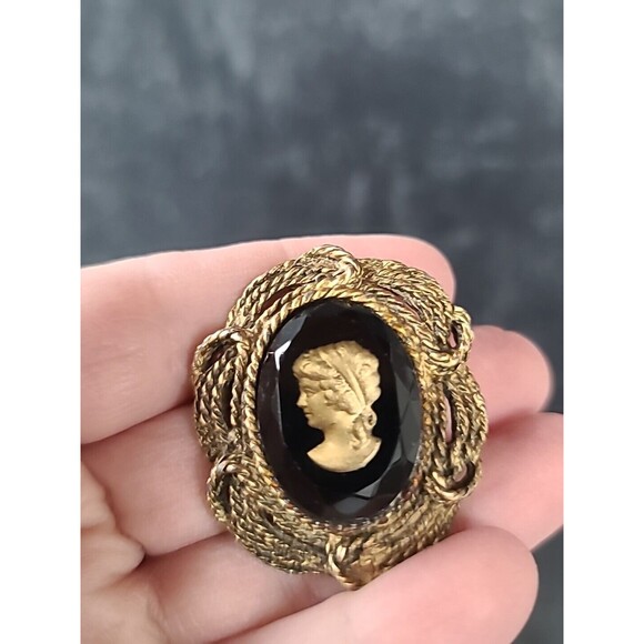 Intaglio Cameo Brooch Vintage, READ - Picture 2 of 10